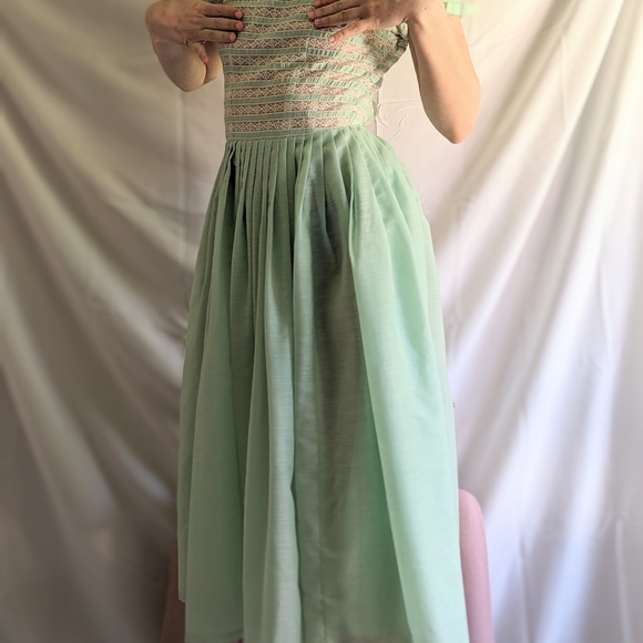 50s Vintage Dress - Picture 2 of 10